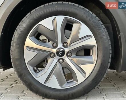 Серый Киа Niro, объемом двигателя 0 л и пробегом 74 тыс. км за 18200 $, фото 23 на Automoto.ua