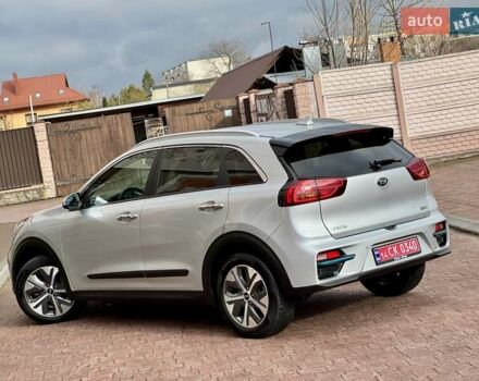 Сірий Кіа Niro, об'ємом двигуна 0 л та пробігом 118 тис. км за 19300 $, фото 22 на Automoto.ua