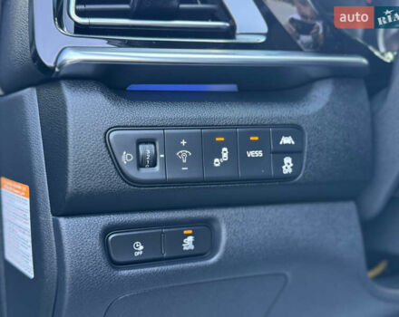 Сірий Кіа Niro, об'ємом двигуна 0 л та пробігом 144 тис. км за 18200 $, фото 41 на Automoto.ua