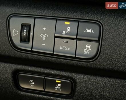 Серый Киа Niro, объемом двигателя 0 л и пробегом 74 тыс. км за 18200 $, фото 51 на Automoto.ua