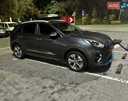 Серый Киа Niro, объемом двигателя 0 л и пробегом 116 тыс. км за 17999 $, фото 2 на Automoto.ua