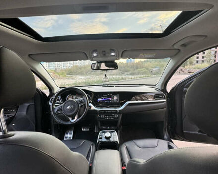 Серый Киа Niro, объемом двигателя 0 л и пробегом 93 тыс. км за 22500 $, фото 19 на Automoto.ua