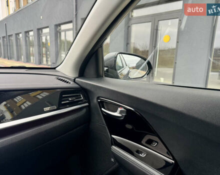 Серый Киа Niro, объемом двигателя 0 л и пробегом 109 тыс. км за 20500 $, фото 54 на Automoto.ua