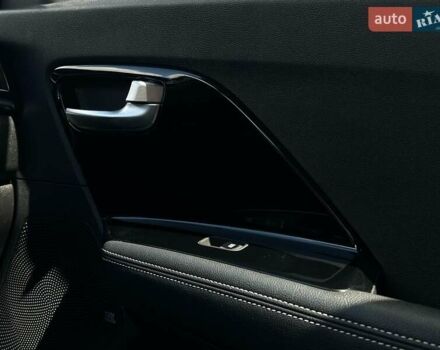 Сірий Кіа Niro, об'ємом двигуна 0 л та пробігом 97 тис. км за 22600 $, фото 48 на Automoto.ua