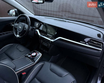 Серый Киа Niro, объемом двигателя 0 л и пробегом 159 тыс. км за 19800 $, фото 10 на Automoto.ua