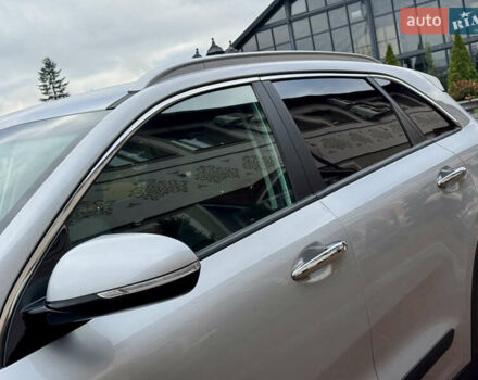 Серый Киа Niro, объемом двигателя 0 л и пробегом 118 тыс. км за 19350 $, фото 15 на Automoto.ua