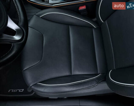 Серый Киа Niro, объемом двигателя 0 л и пробегом 159 тыс. км за 19800 $, фото 25 на Automoto.ua