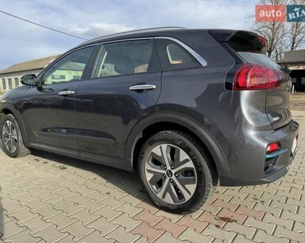 Серый Киа Niro, объемом двигателя 0 л и пробегом 149 тыс. км за 18200 $, фото 8 на Automoto.ua
