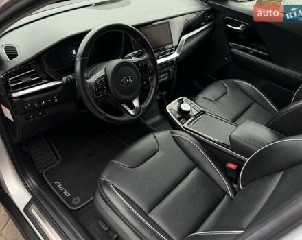 Сірий Кіа Niro, об'ємом двигуна 0 л та пробігом 71 тис. км за 21999 $, фото 37 на Automoto.ua
