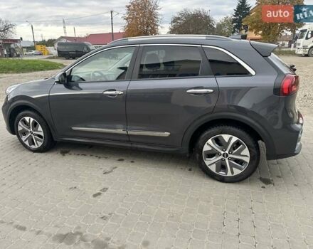 Серый Киа Niro, объемом двигателя 0 л и пробегом 117 тыс. км за 19700 $, фото 9 на Automoto.ua