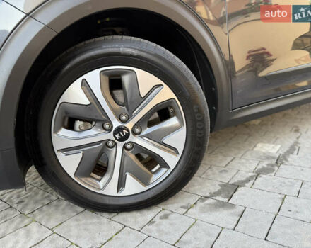 Серый Киа Niro, объемом двигателя 0 л и пробегом 145 тыс. км за 18800 $, фото 26 на Automoto.ua