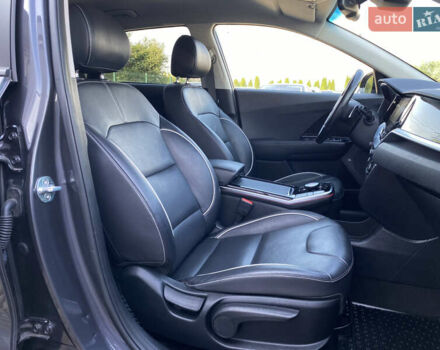 Киа Niro 2020 в Львове на Automoto.ua Серый Киа Niro, объемом двигателя 0 л и пробегом 116 тыс. км за 20800 $, фото 110 на Automoto.ua