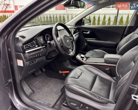 Серый Киа Niro, объемом двигателя 0 л и пробегом 77 тыс. км за 19500 $, фото 17 на Automoto.ua
