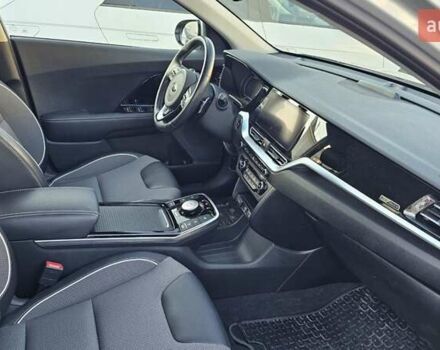 Серый Киа Niro, объемом двигателя 0 л и пробегом 40 тыс. км за 22400 $, фото 13 на Automoto.ua