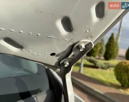 Сірий Кіа Niro, об'ємом двигуна 0 л та пробігом 118 тис. км за 19300 $, фото 138 на Automoto.ua