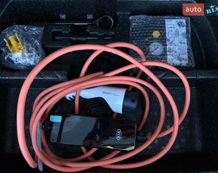 Сірий Кіа Niro, об'ємом двигуна 0 л та пробігом 58 тис. км за 23400 $, фото 87 на Automoto.ua