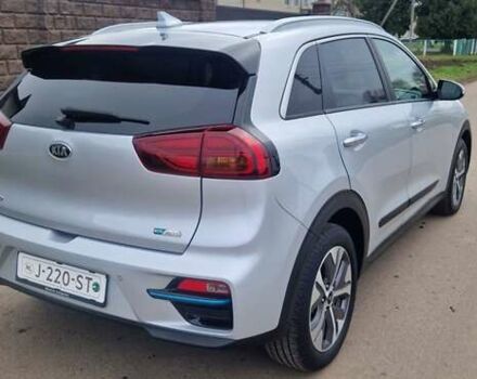 Серый Киа Niro, объемом двигателя 0 л и пробегом 167 тыс. км за 18400 $, фото 10 на Automoto.ua