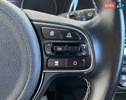 Сірий Кіа Niro, об'ємом двигуна 0 л та пробігом 158 тис. км за 19950 $, фото 13 на Automoto.ua