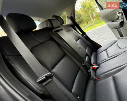 Сірий Кіа Niro, об'ємом двигуна 0 л та пробігом 70 тис. км за 19999 $, фото 63 на Automoto.ua