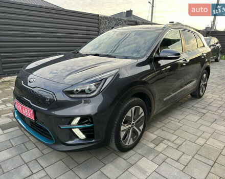 Киа Niro 2020 в Луцке на Automoto.ua Серый Киа Niro, объемом двигателя 0 л и пробегом 130 тыс. км за 19900 $, фото 2 на Automoto.ua