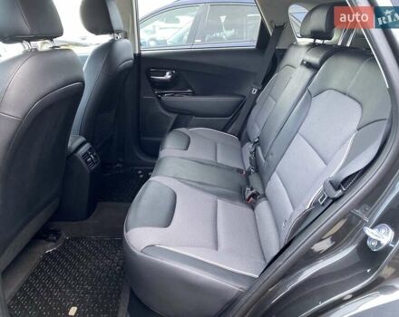 Серый Киа Niro, объемом двигателя 0 л и пробегом 101 тыс. км за 21300 $, фото 68 на Automoto.ua