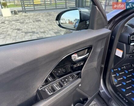Серый Киа Niro, объемом двигателя 0 л и пробегом 142 тыс. км за 18900 $, фото 14 на Automoto.ua