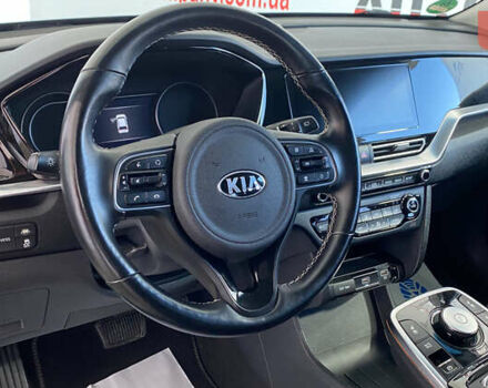 Сірий Кіа Niro, об'ємом двигуна 0 л та пробігом 158 тис. км за 19950 $, фото 5 на Automoto.ua