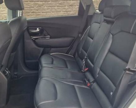 Серый Киа Niro, объемом двигателя 0 л и пробегом 167 тыс. км за 18400 $, фото 27 на Automoto.ua