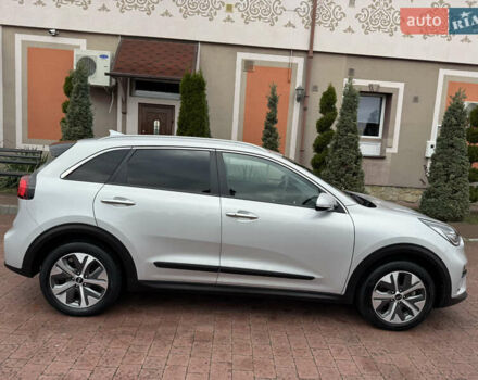 Серый Киа Niro, объемом двигателя 0 л и пробегом 118 тыс. км за 19350 $, фото 49 на Automoto.ua