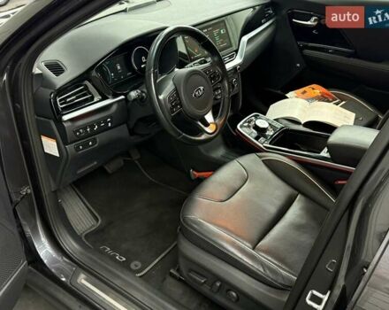 Серый Киа Niro, объемом двигателя 0 л и пробегом 153 тыс. км за 18558 $, фото 15 на Automoto.ua