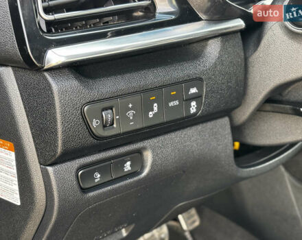 Серый Киа Niro, объемом двигателя 0 л и пробегом 110 тыс. км за 21200 $, фото 26 на Automoto.ua