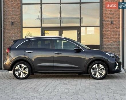 Сірий Кіа Niro, об'ємом двигуна 0 л та пробігом 135 тис. км за 17500 $, фото 22 на Automoto.ua