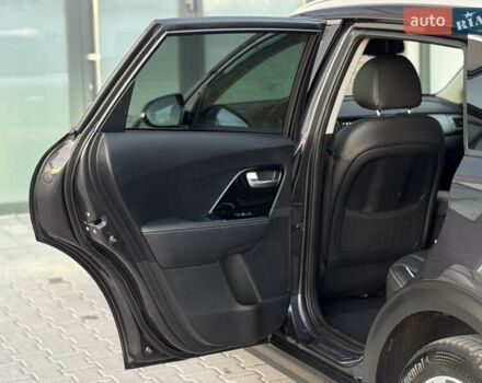 Сірий Кіа Niro, об'ємом двигуна 0 л та пробігом 135 тис. км за 17500 $, фото 62 на Automoto.ua