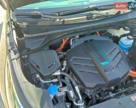 Серый Киа Niro, объемом двигателя 0 л и пробегом 49 тыс. км за 23000 $, фото 30 на Automoto.ua