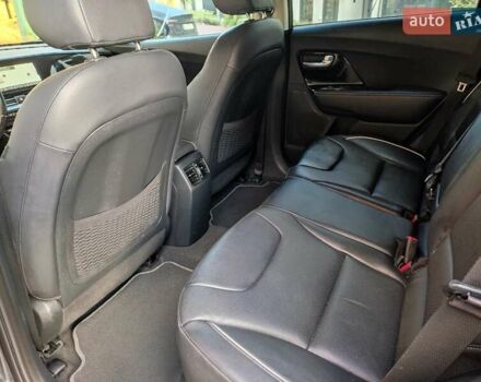 Киа Niro 2020 в Ровно на Automoto.ua Серый Киа Niro, объемом двигателя 0 л и пробегом 125 тыс. км за 19850 $, фото 75 на Automoto.ua