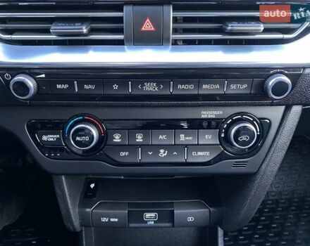 Серый Киа Niro, объемом двигателя 0 л и пробегом 101 тыс. км за 21300 $, фото 47 на Automoto.ua