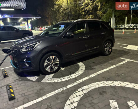 Серый Киа Niro, объемом двигателя 0 л и пробегом 116 тыс. км за 17999 $, фото 10 на Automoto.ua