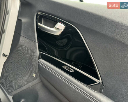 Серый Киа Niro, объемом двигателя 0 л и пробегом 118 тыс. км за 19350 $, фото 108 на Automoto.ua