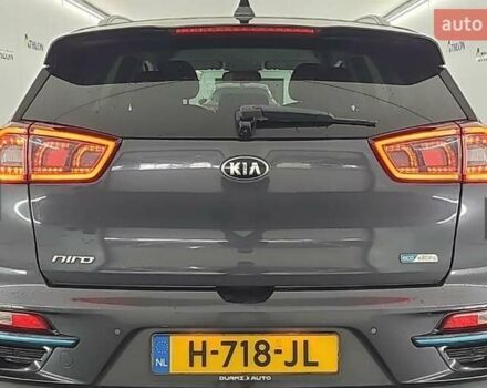 Серый Киа Niro, объемом двигателя 0 л и пробегом 125 тыс. км за 19250 $, фото 69 на Automoto.ua
