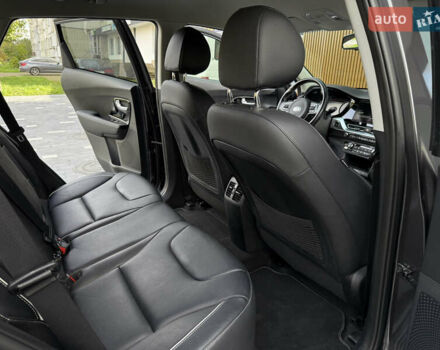 Сірий Кіа Niro, об'ємом двигуна 0 л та пробігом 70 тис. км за 19999 $, фото 61 на Automoto.ua