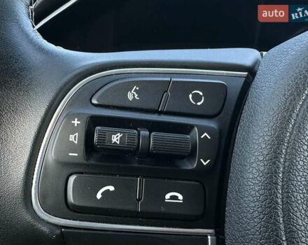 Сірий Кіа Niro, об'ємом двигуна 0 л та пробігом 76 тис. км за 21700 $, фото 23 на Automoto.ua