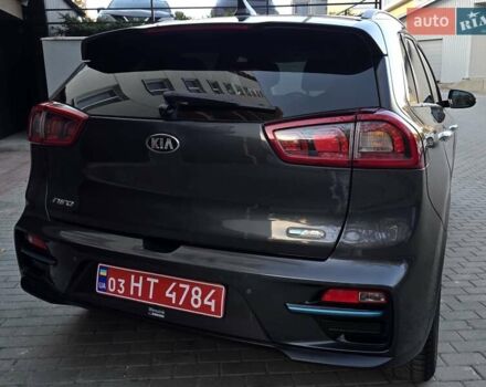 Серый Киа Niro, объемом двигателя 0 л и пробегом 144 тыс. км за 17250 $, фото 7 на Automoto.ua