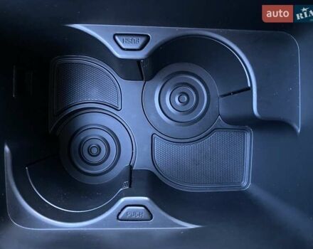 Киа Niro 2020 в Львове на Automoto.ua Серый Киа Niro, объемом двигателя 0 л и пробегом 101 тыс. км за 20300 $, фото 50 на Automoto.ua