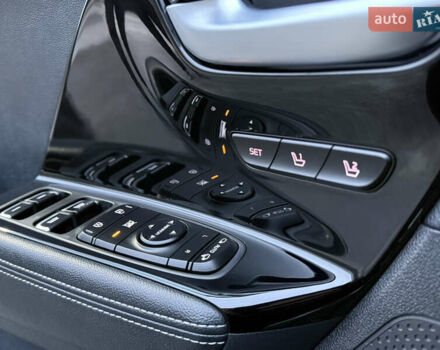 Серый Киа Niro, объемом двигателя 0 л и пробегом 165 тыс. км за 18000 $, фото 63 на Automoto.ua