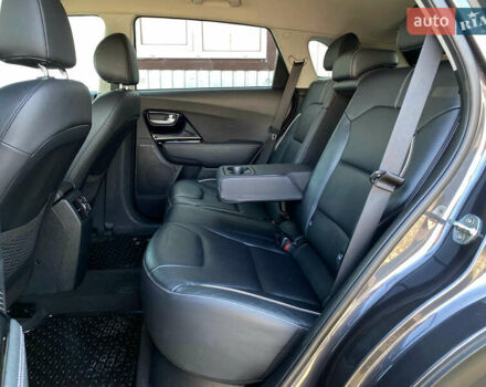 Сірий Кіа Niro, об'ємом двигуна 0 л та пробігом 116 тис. км за 21800 $, фото 97 на Automoto.ua