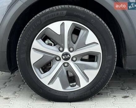 Серый Киа Niro, объемом двигателя 0 л и пробегом 150 тыс. км за 18500 $, фото 27 на Automoto.ua