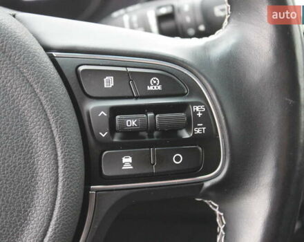 Сірий Кіа Niro, об'ємом двигуна 0 л та пробігом 74 тис. км за 19990 $, фото 39 на Automoto.ua