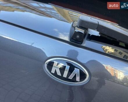 Серый Киа Niro, объемом двигателя 0 л и пробегом 125 тыс. км за 19250 $, фото 33 на Automoto.ua