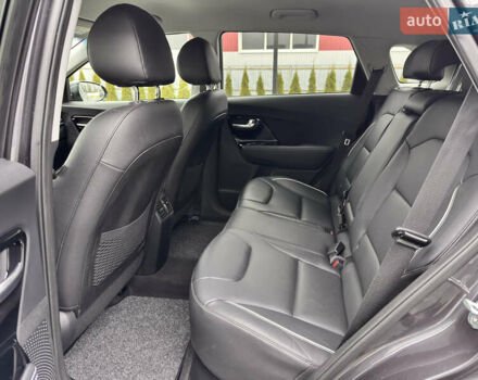 Серый Киа Niro, объемом двигателя 0 л и пробегом 77 тыс. км за 19500 $, фото 21 на Automoto.ua