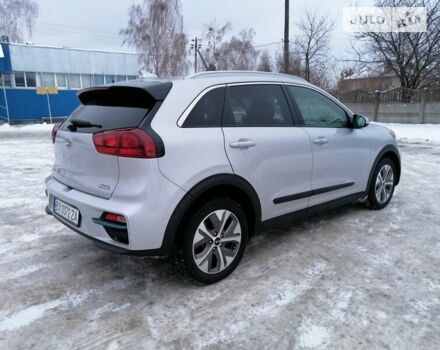 Сірий Кіа Niro, об'ємом двигуна 0 л та пробігом 47 тис. км за 24300 $, фото 6 на Automoto.ua